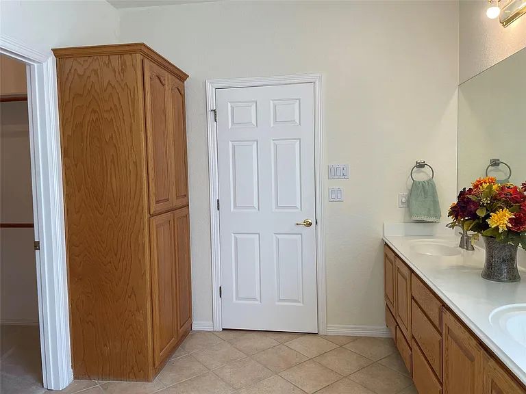 120 W Brazos Dr — Photo 23