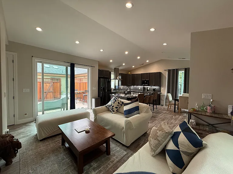 1598 Valota Rd — Photo 16