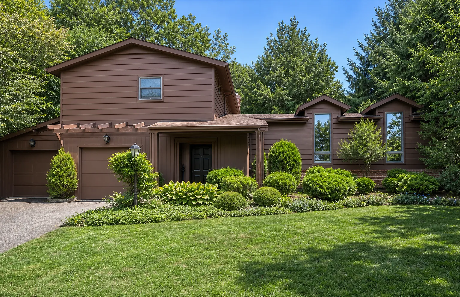 4 bed, 2300 sqft, $7,250 — Photo 1