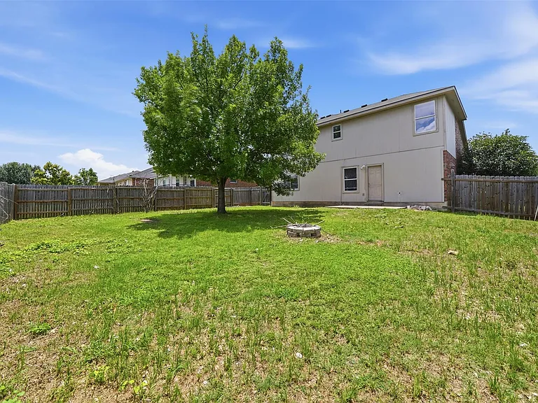 104 Carol Ave — Photo 34