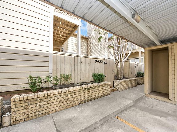 3rd image of 9433 Pagewood Ln