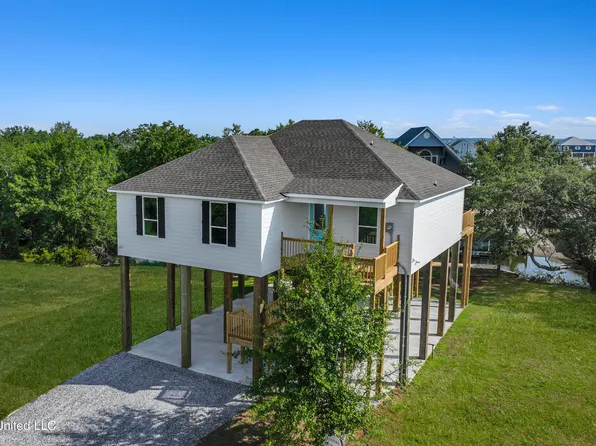 11133 Bay Cove Dr, Bay Saint Louis, MS 39520