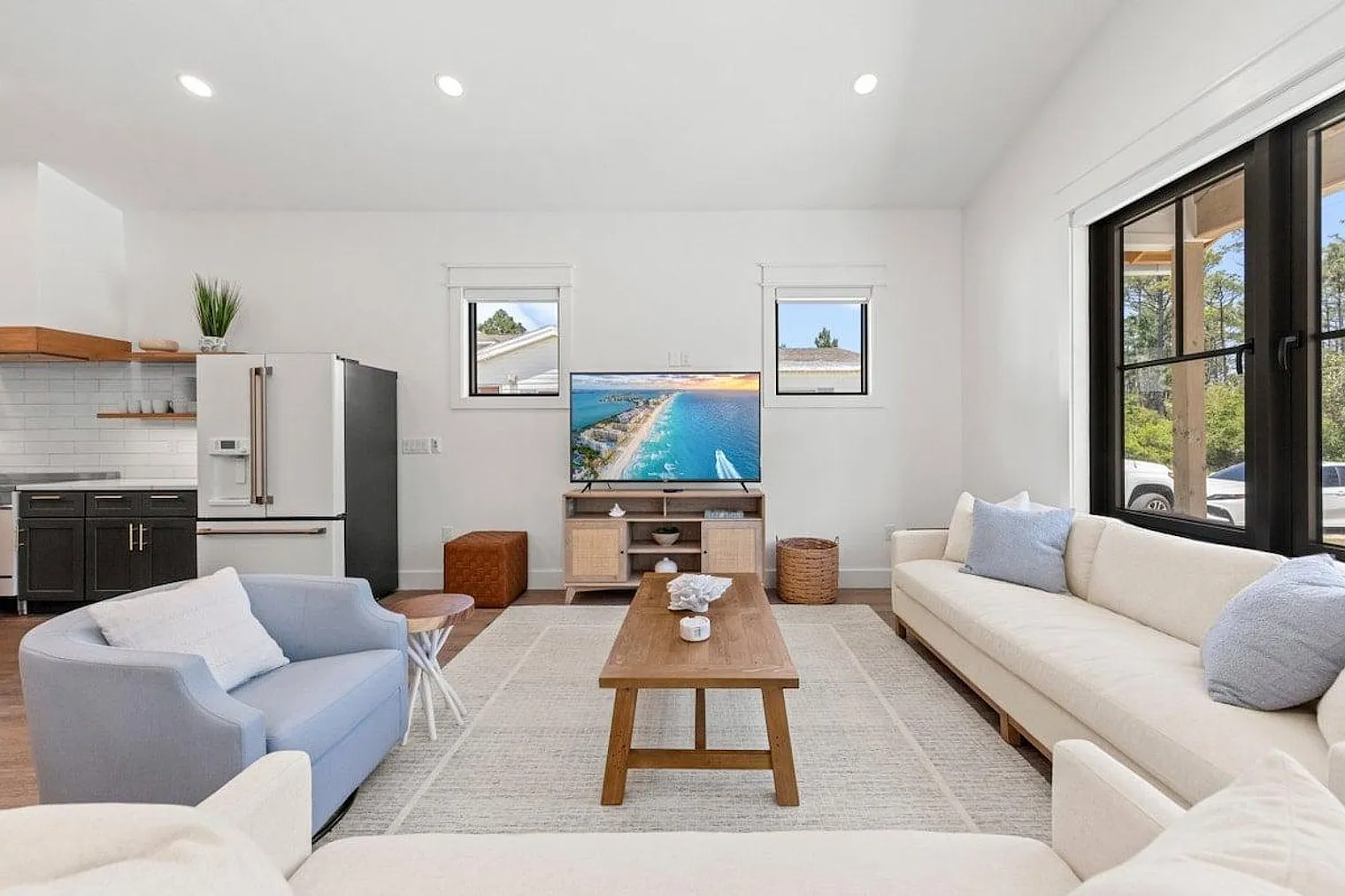 3 bed, 2.0 bath, 1496 sqft, $6,686 — Photo 3
