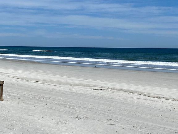 4th image of 2100 Ocean Dr S