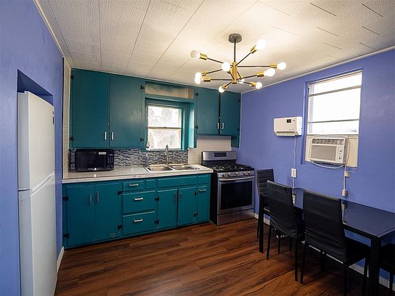 5th image of 2815 SW 39th St