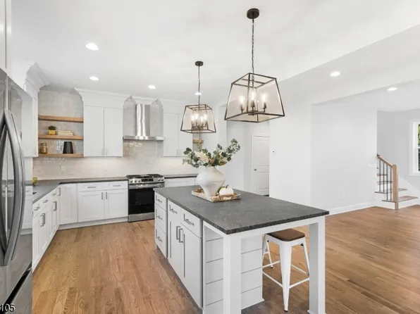 31 Adams Trl, Hopatcong Boro, NJ 07843