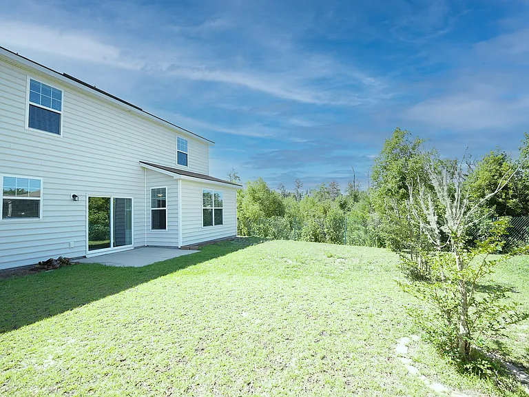 215 Shelton St — Photo 34