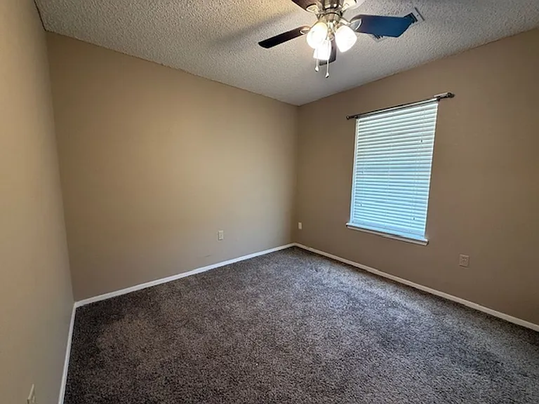 7933 Hearne Dr — Photo 15