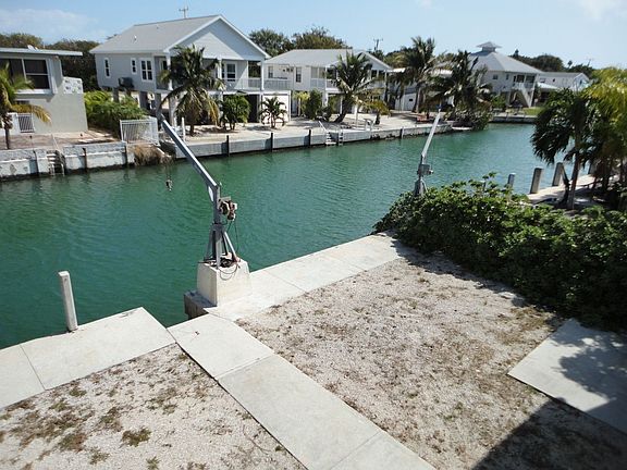 2nd image of 1051 Caribbean Dr E