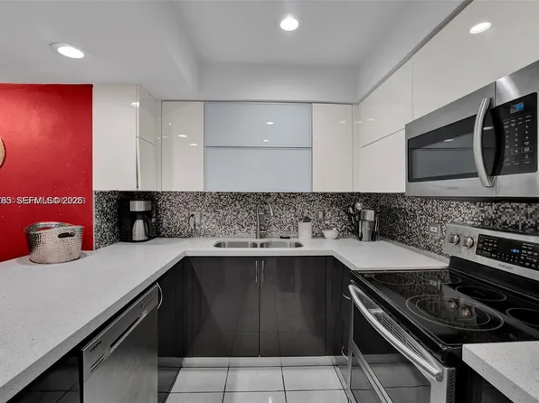 6821 Brookline Dr #6821, Hialeah, FL 33015