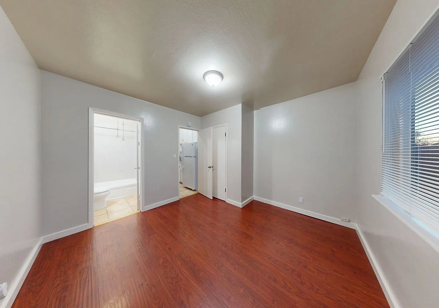 Comfortable Living at Richmond! — Photo 3