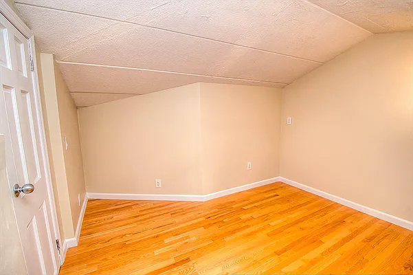 Sold by REMAX Elite | media 44