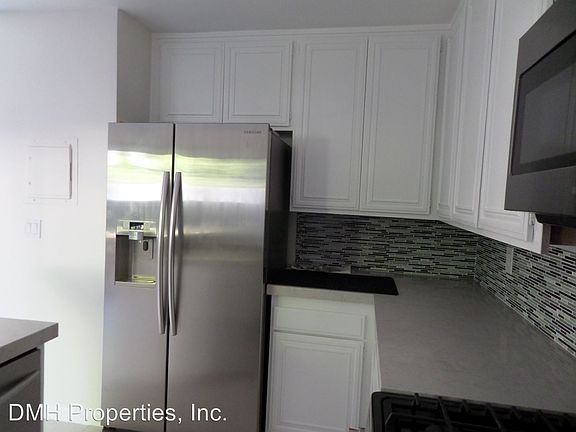 3rd image of 128 W Alamar Ave APT 4