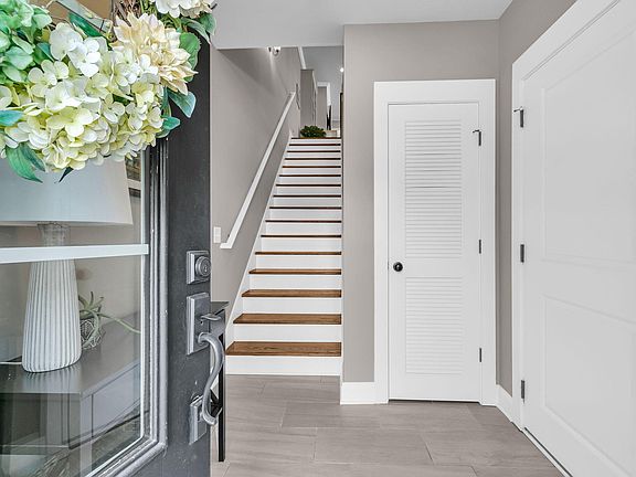 2nd image of 124 Slipper Shell Ct