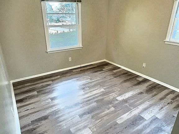 2nd image of 1838 Pinecrest Dr