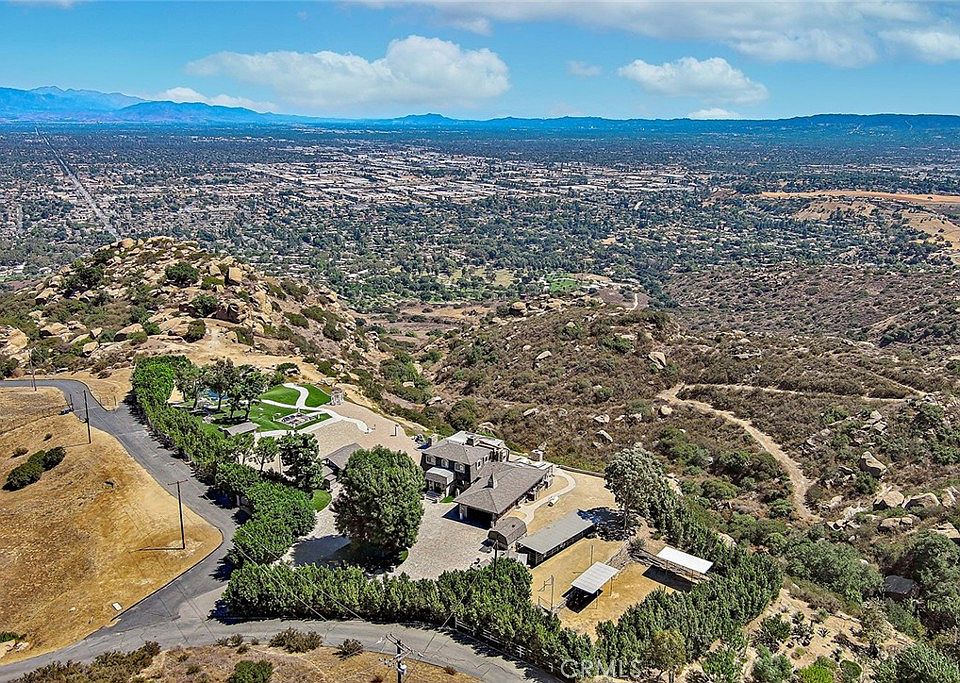 1st image of 10200 Lilac Ln