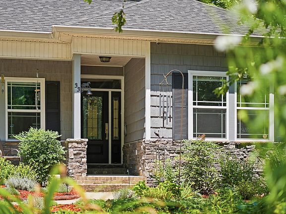 3rd image of 33 Eagle Nest Rd