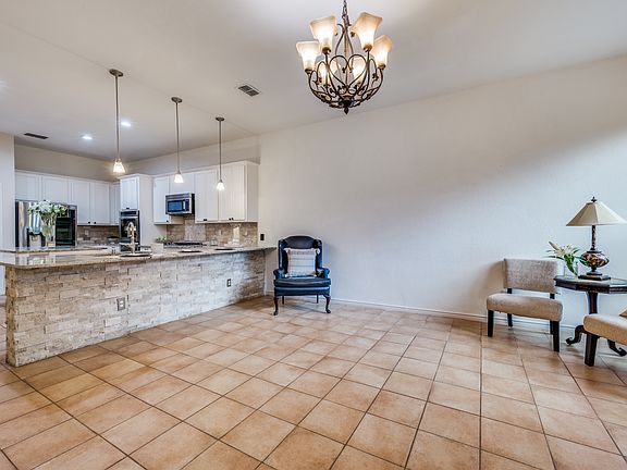 5th image of 9801 Sunrise Ct
