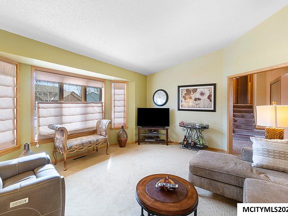 5th image of 4 Field Rd