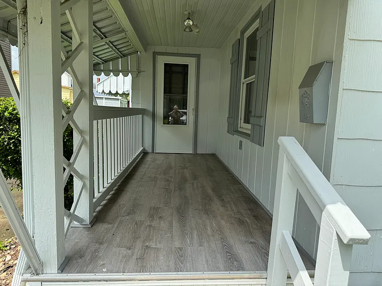 743 1/2 Race St — Photo 10