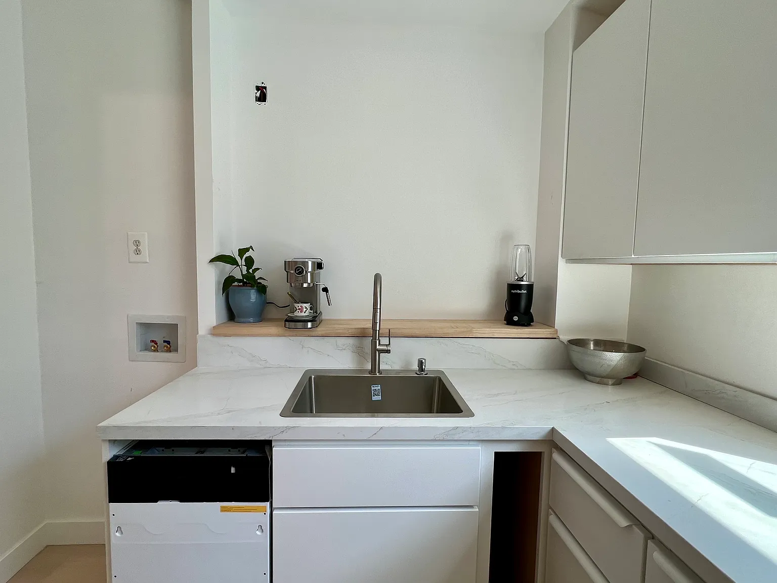 642 W 10th St — Photo 3
