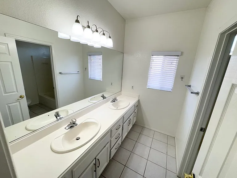 4132 Grandview Dr — Photo 20