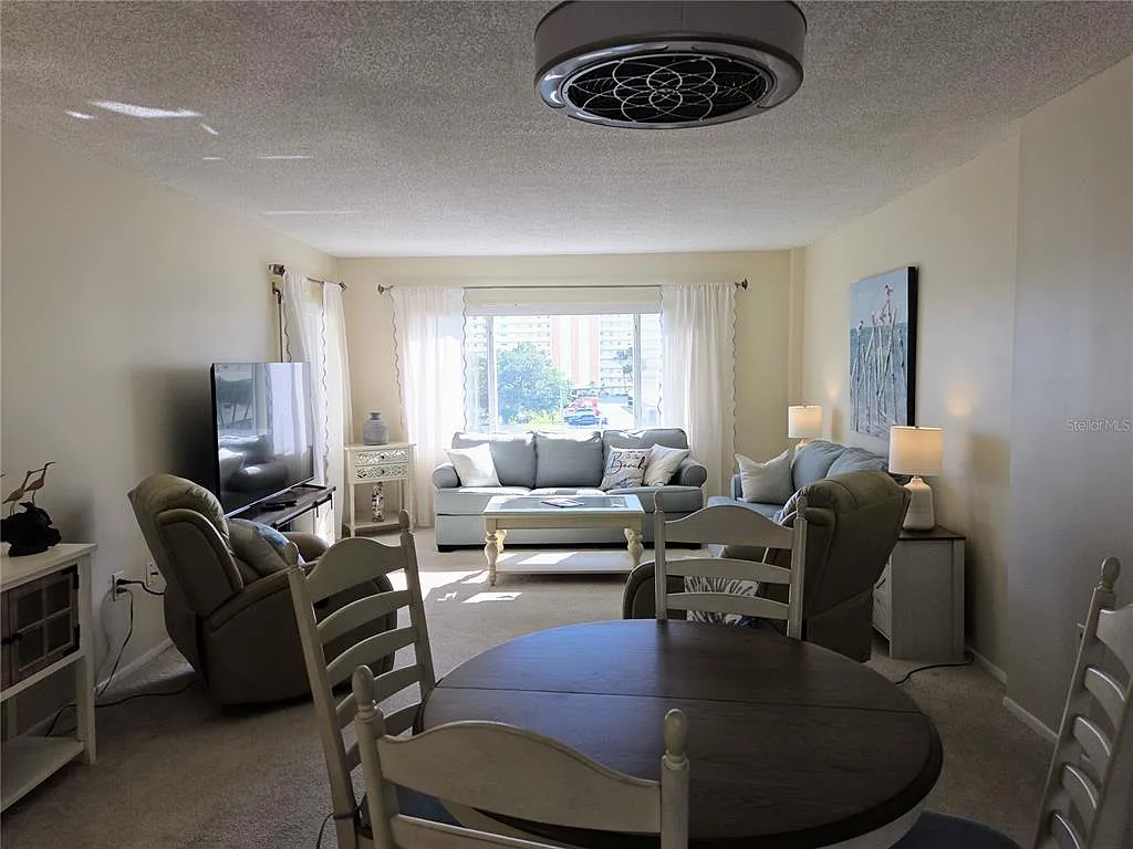 2 bed, 2.0 bath, 970 sqft, $2,000 — Photo 4