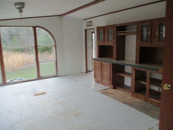 5th image of 223 Lealand Dr