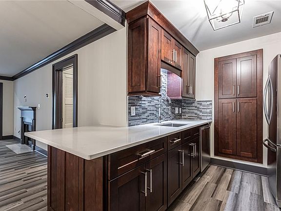 4th image of 24212 Plantation Dr NE