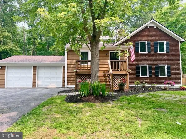 1136 Delaware Ave, Churchton, MD 20733