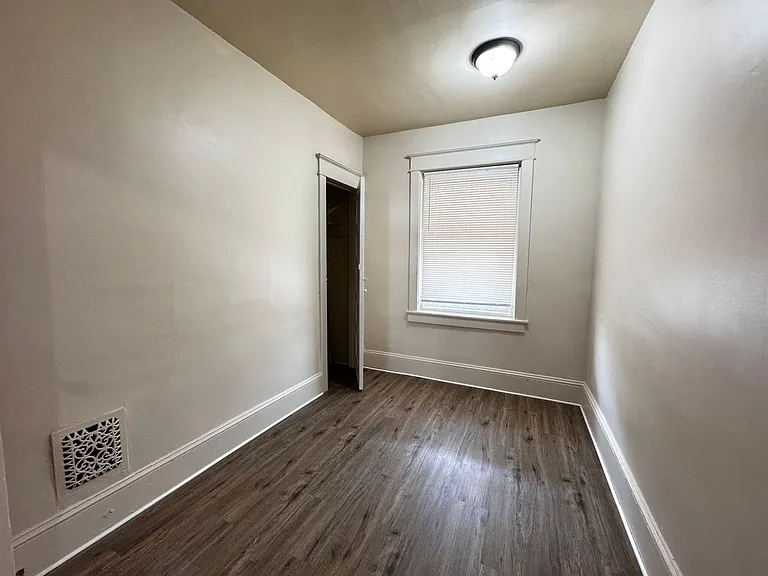 930 McDowell Ave — Photo 5