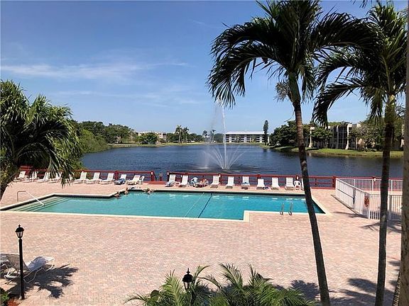 5th image of 9421 Live Oak Pl APT 102