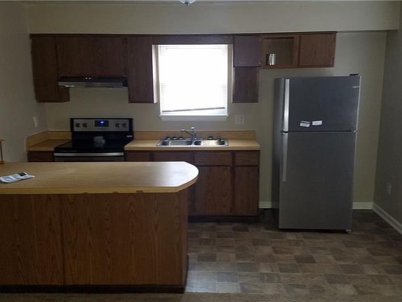 2nd image of 2408 Greenwood Dr