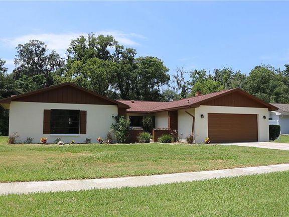 2nd image of 909 Winchester Ln
