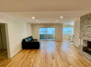 451 S Barrington Ave APT 203, Los Angeles, CA 90049