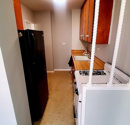 4th image of 2940 W 5th St APT 7D