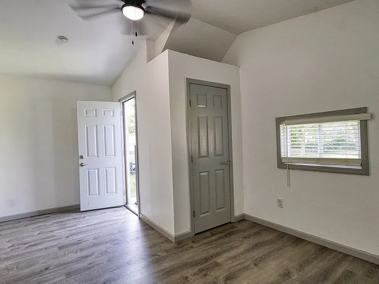 3494 Ludlow Ave — Photo 17