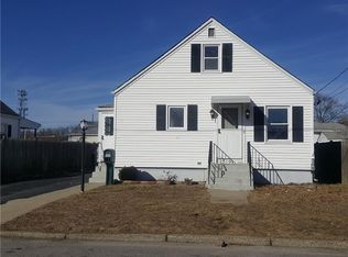18 Sachem St, Pawtucket, RI 02861