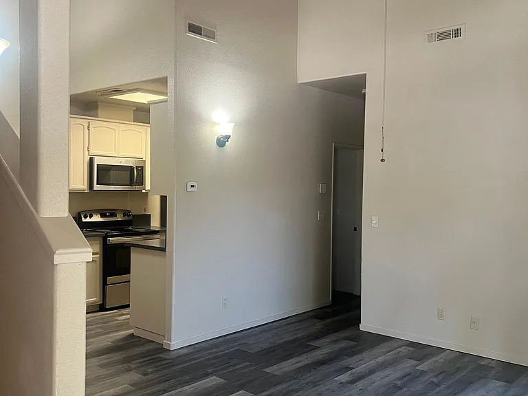 2945 Merle Ave #1 — Photo 9