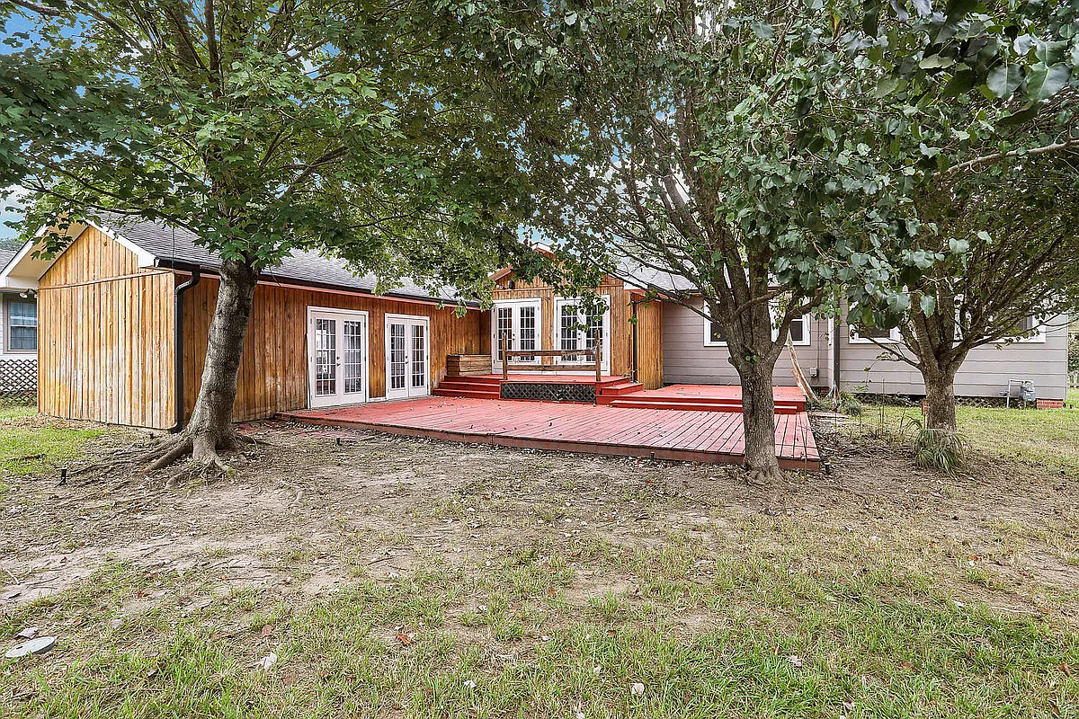 Fall is right around the corner! Enjoy those crisp Autumn nights from the deck! - 1746 Ormandy Dr