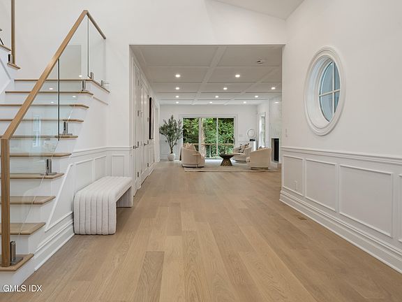 5th image of 7 Bailiwick Rd