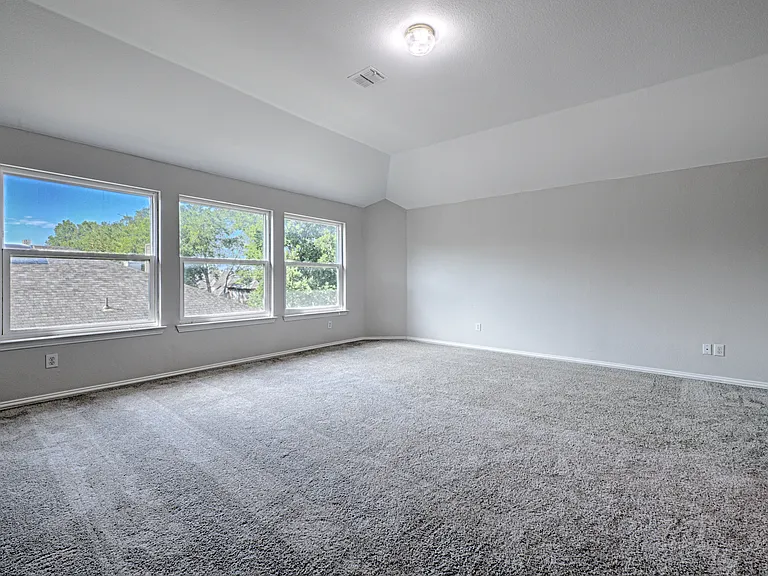 1404 Carriage Ln — Photo 29