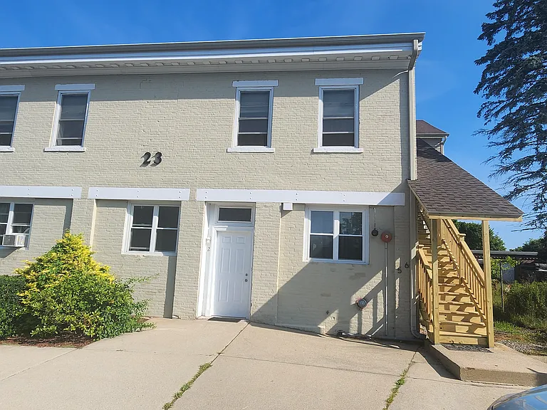 231 N Main St #5 — Photo 1