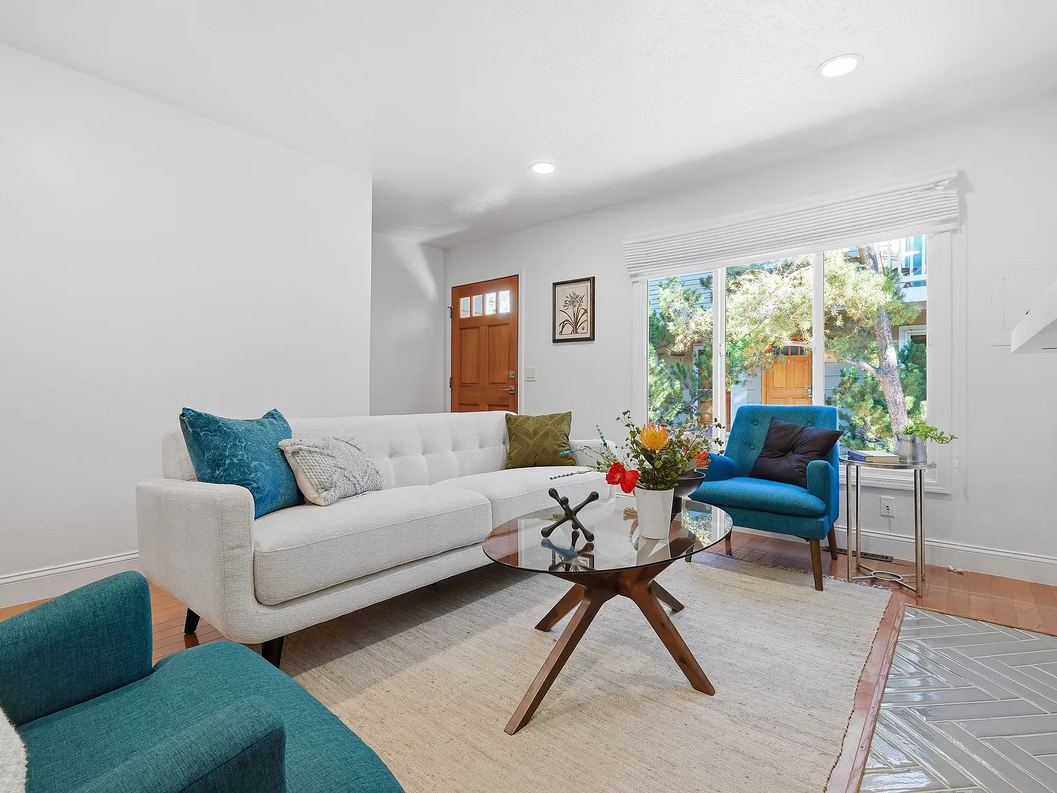 3 bed, 2.5 bath, 1664 sqft, $3,400 — Photo 2
