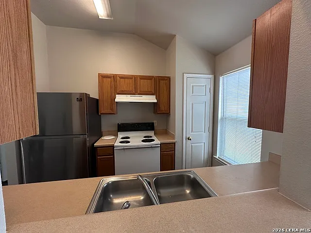 3042 Pine Valley Dr — Photo 3
