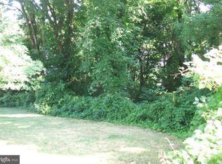 636 Clements Bridge Rd, Barrington, NJ 08007