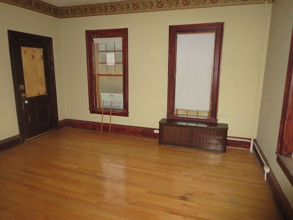 5th image of 449 North Ave