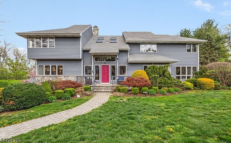 1st image of 4 Chadwick Ct