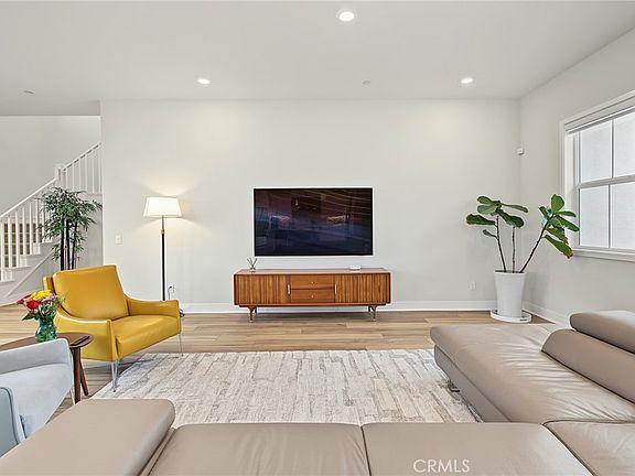 4th image of 27009 California Ct