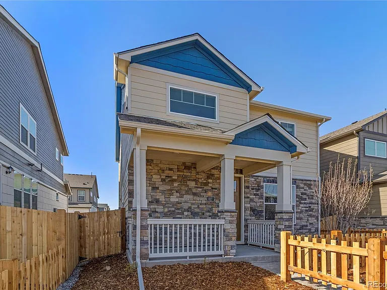827 N Quatar St — Photo 2
